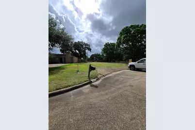 2047 Briarlee Drive, Houston, TX 77077 - Photo 3