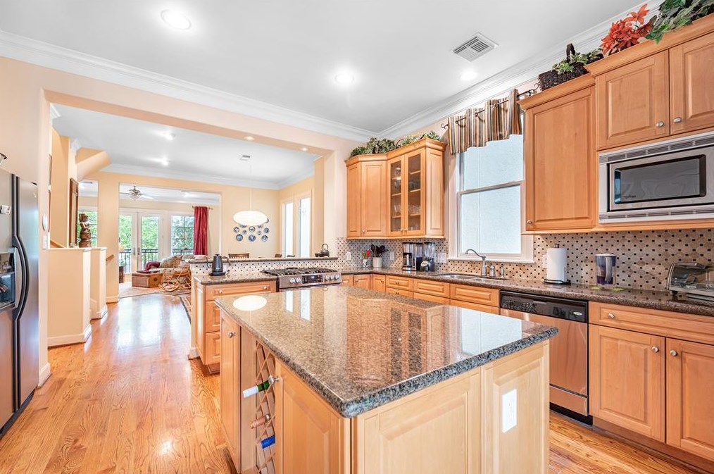 1408 Rosedale, Houston TX  77004-5653 exterior