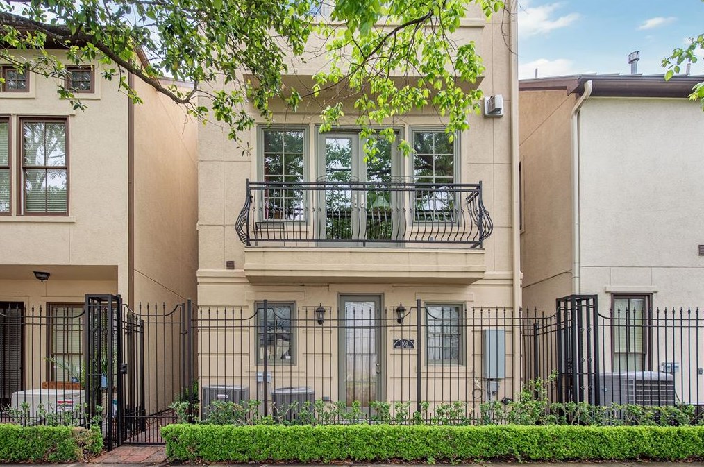1408 Rosedale St, Houston TX  77004-5653 exterior