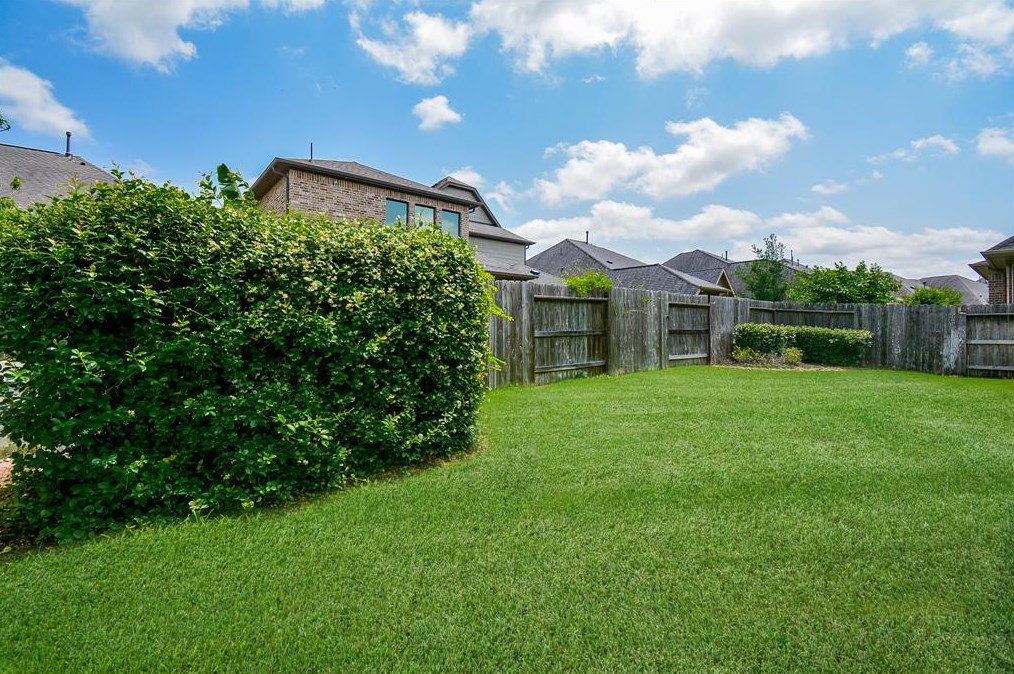 4607 Hickory Branch Ln, Sugar Land TX 77479 exterior