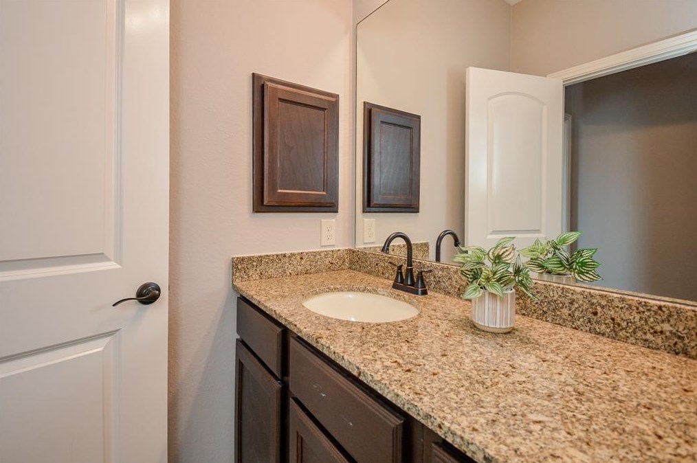 4607 Hickory Branch Ln, Sugar Land TX 77479 exterior