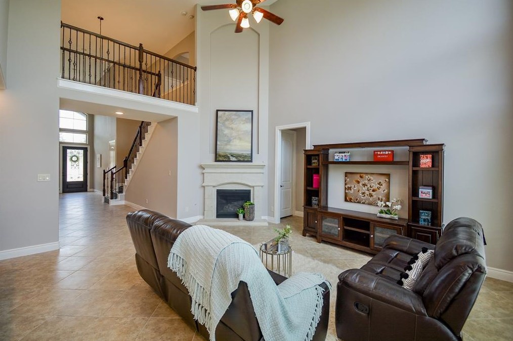 4607 Hickory Branch Ln, Sugar Land TX 77479 exterior