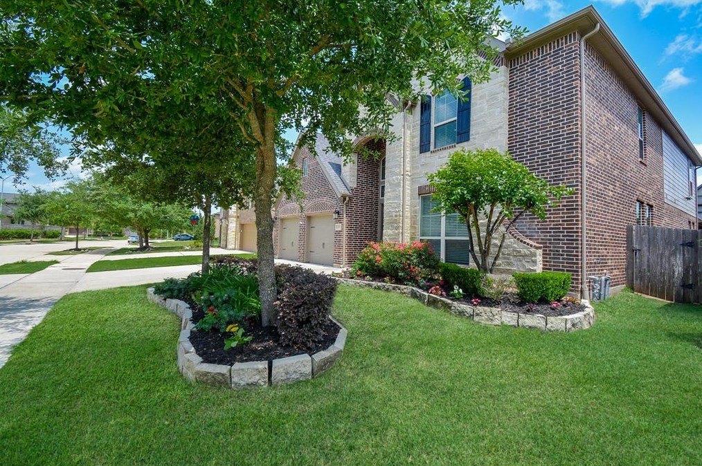 4607 Hickory Branch Ln, Sugar Land TX 77479 exterior