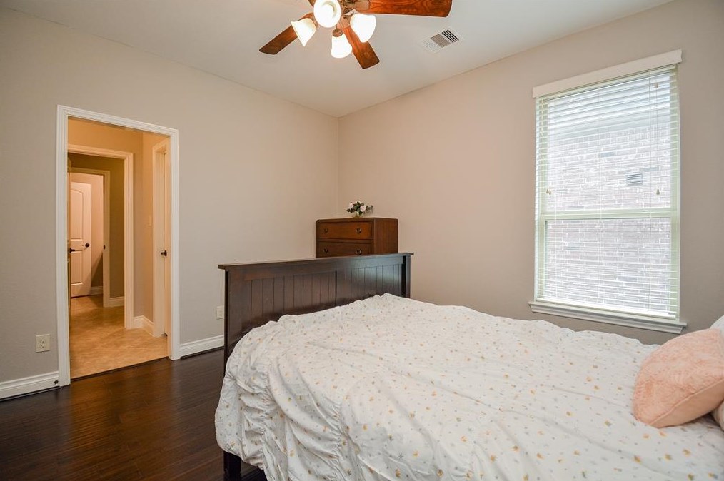 4607 Hickory Branch Ln, Sugar Land TX 77479 exterior