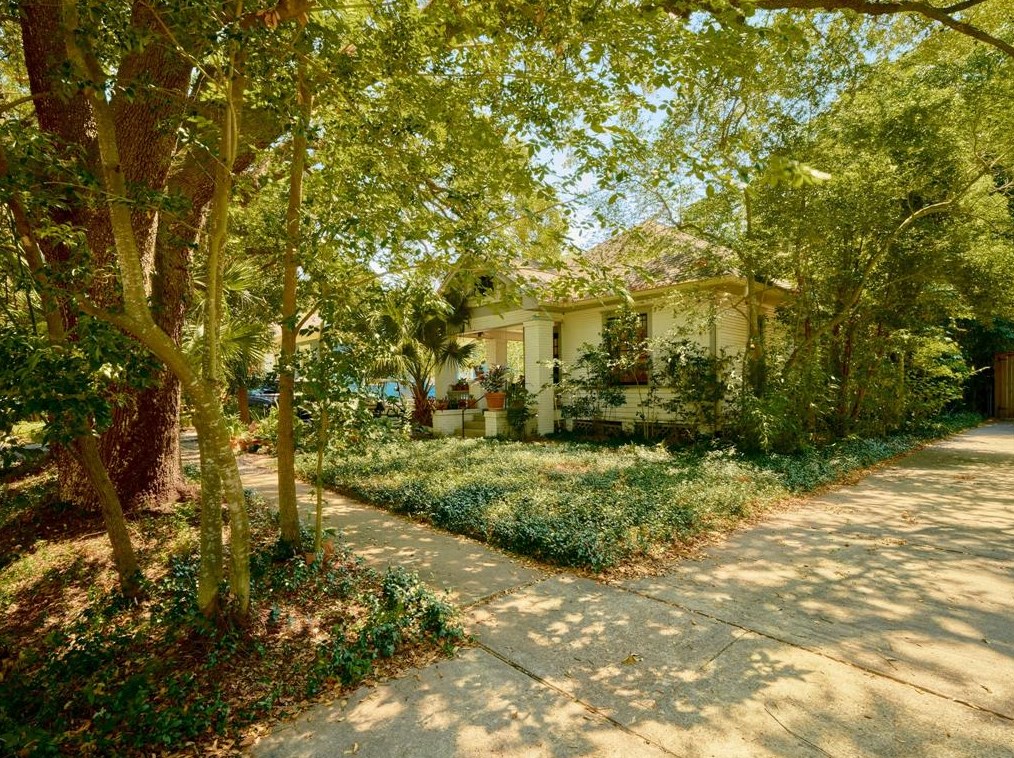 1231 Arlington St, Houston TX  77008-4568 exterior