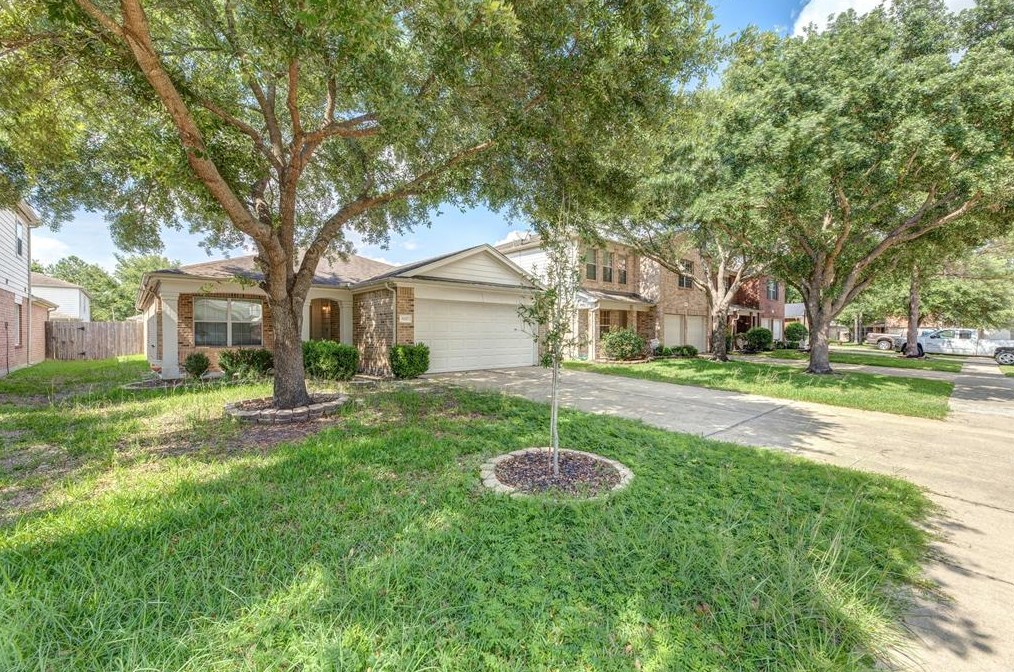 16522 Grenada Falls Dr, Houston TX  77095-7246 exterior