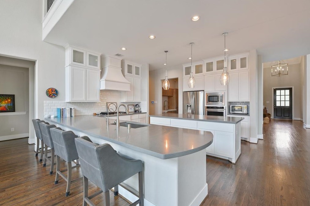 4955 Valkeith Dr, Houston TX  77096-4234 exterior