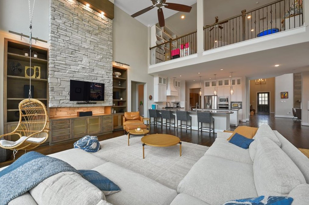 4955 Valkeith Dr, Houston TX  77096-4234 exterior