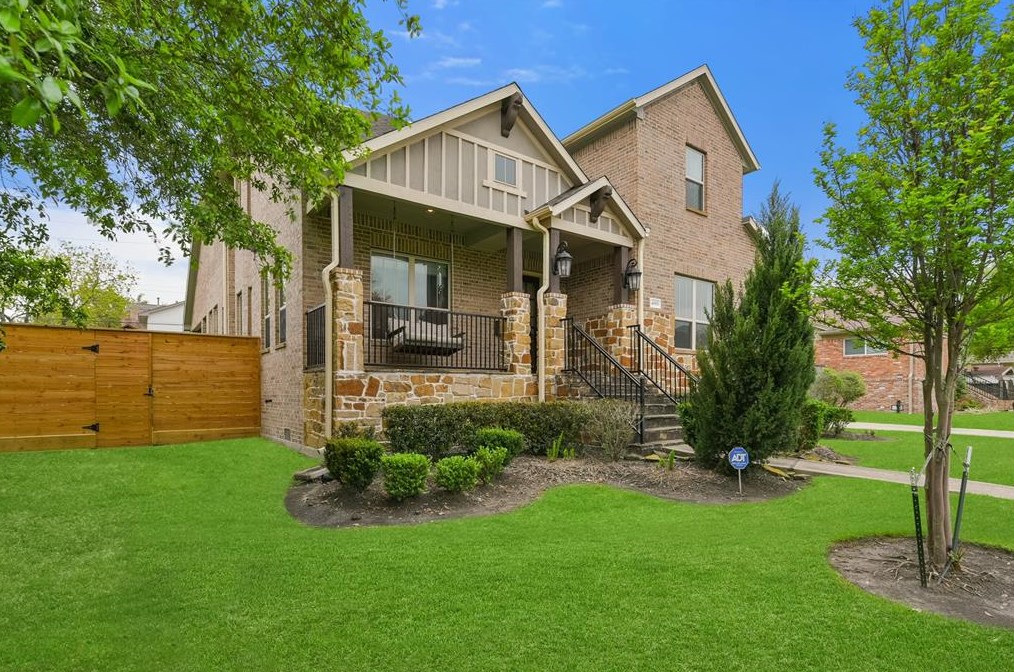 4955 Valkeith Dr, Houston TX  77096-4234 exterior