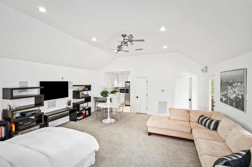 4115 Rice Blvd, Houston TX  77005-2622 exterior