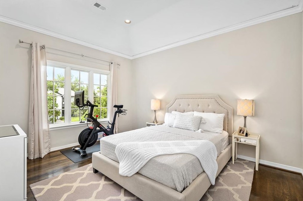 4115 Rice Blvd, Houston TX  77005-2622 exterior