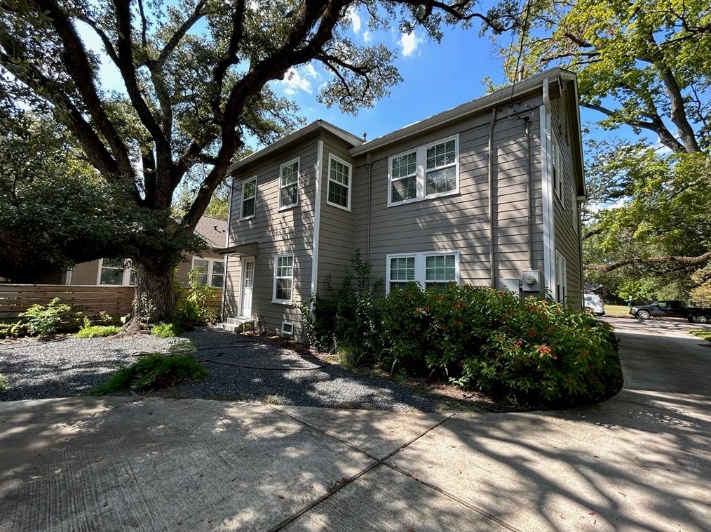 1419 Branard St, Houston TX  77006-4803 exterior