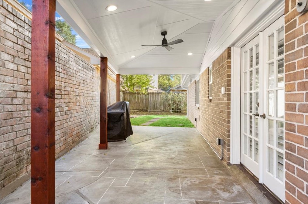 7334 Hearthstone Grn Dr, Houston TX  77095-3594 exterior