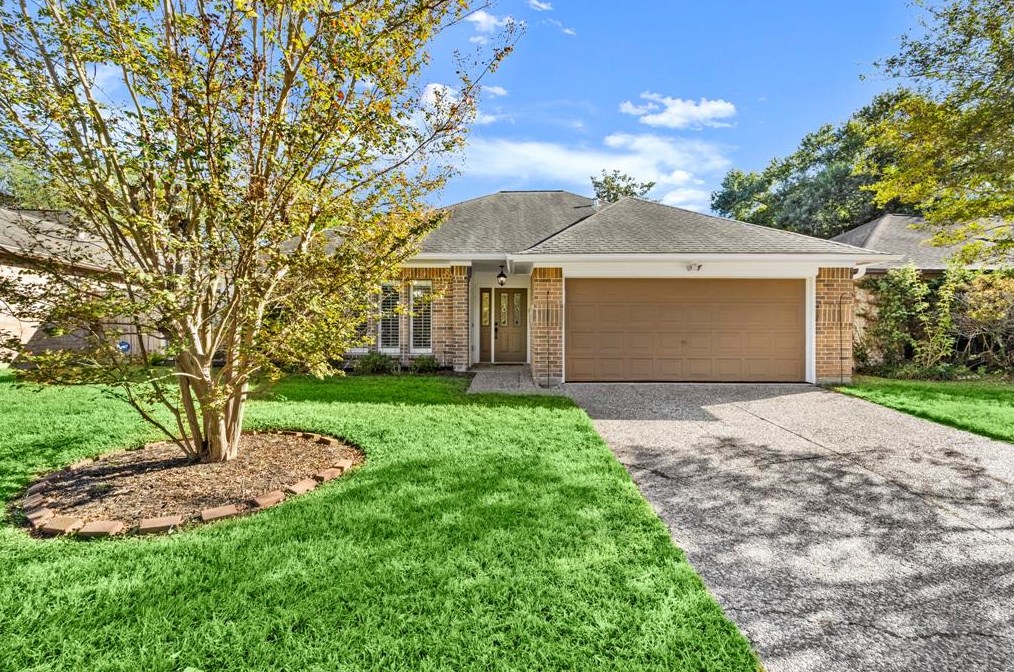 7334 Hearthstone Grn Dr, Houston TX  77095-3594 exterior