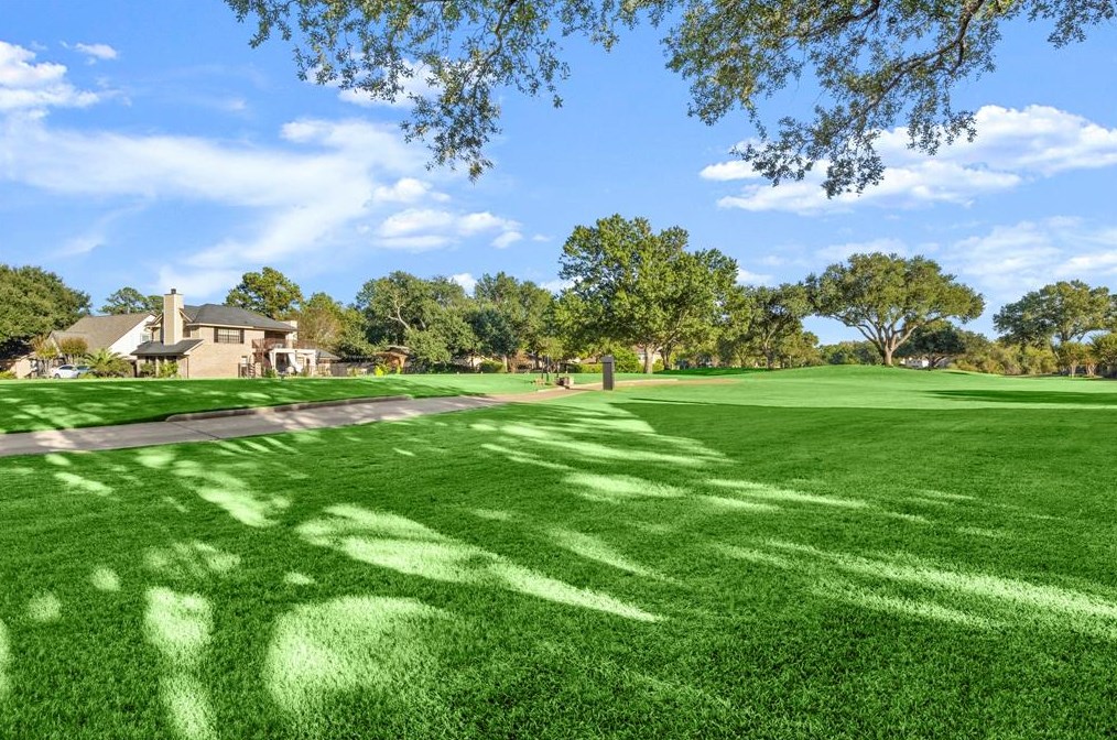 7334 Hearthstone Green Dr, Houston TX  77095-3523 exterior