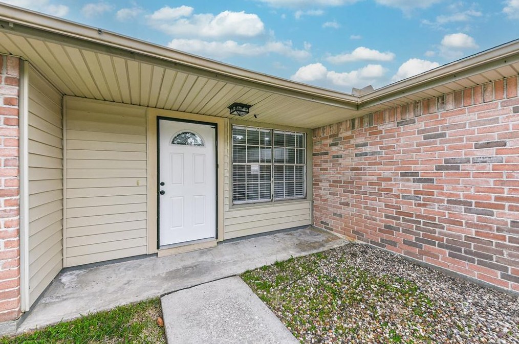 21314 Bridgepoint Ln, Spring TX  77388-3811 exterior