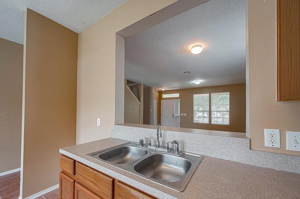 6231 Gillian Park Dr, Katy TX  77449-8530 exterior