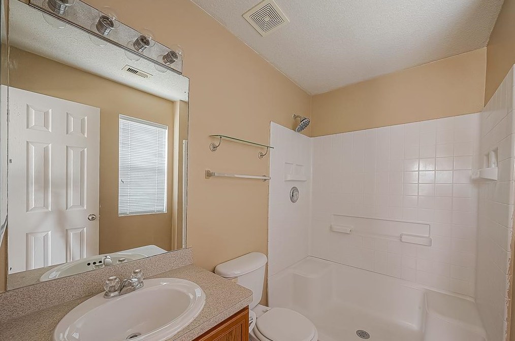 6231 Gillian Park Dr, Katy TX  77449-8530 exterior