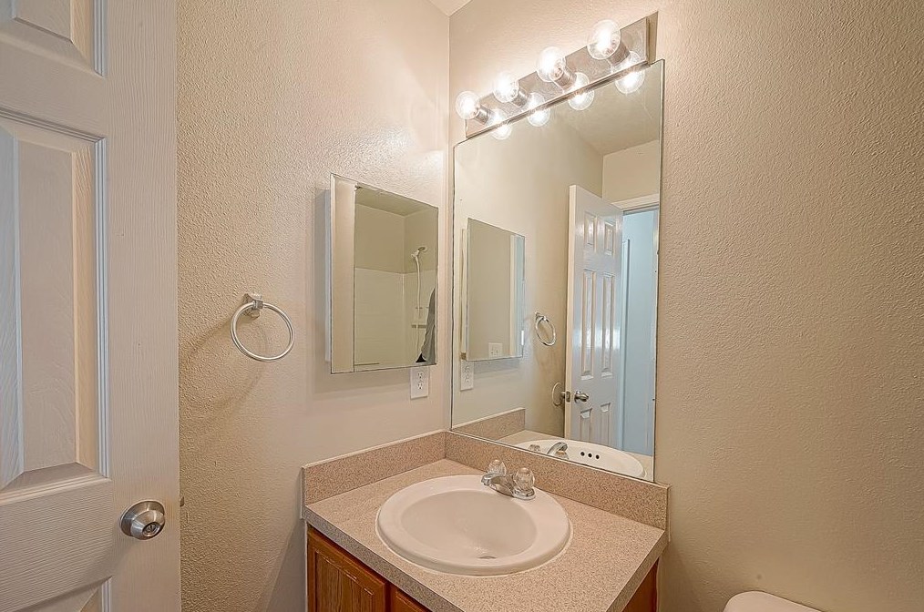 6231 Gillian Park Dr, Katy TX  77449-8530 exterior