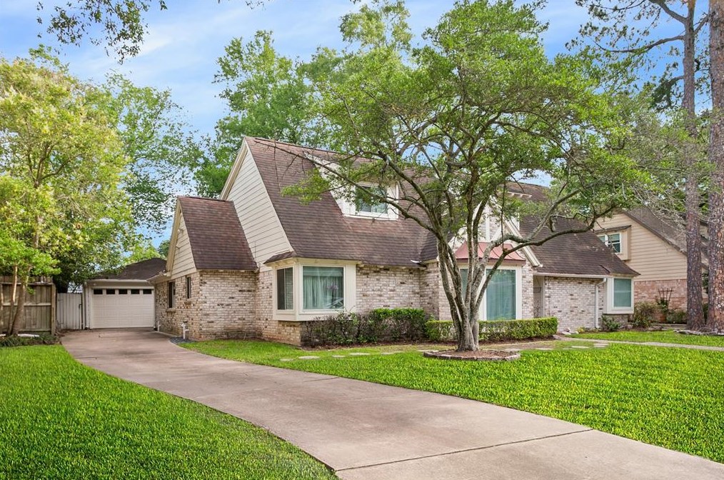 14714 Broadgreen Dr, Houston TX  77079-6427 exterior