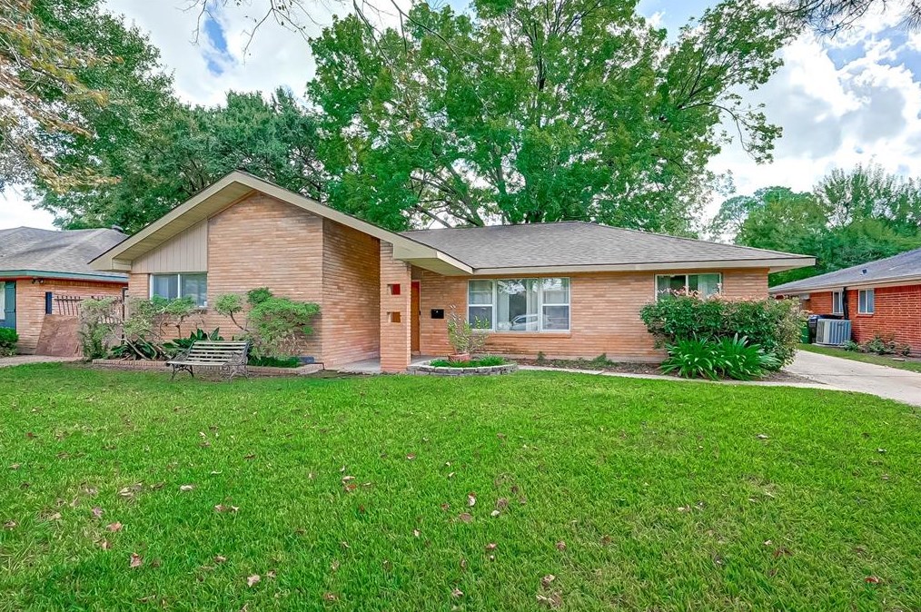 4827 Spellman Rd, Houston TX  77035-5907 exterior