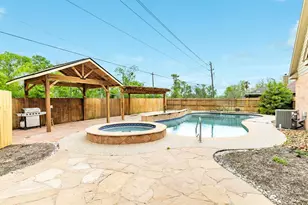 1008 Mockingbird Ln, Richwood, TX 77531 - Photo 9