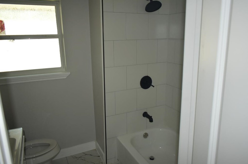 10303 Eddystone Dr, Houston TX  77043-3326 exterior