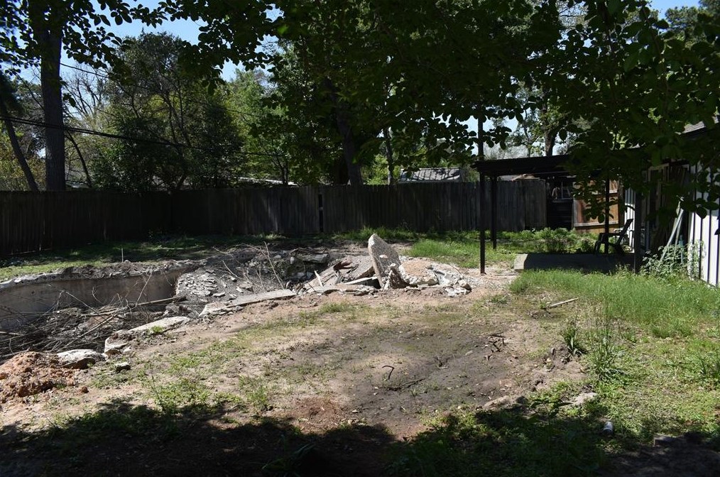 10303 Eddystone Dr, Houston TX  77043-3326 exterior