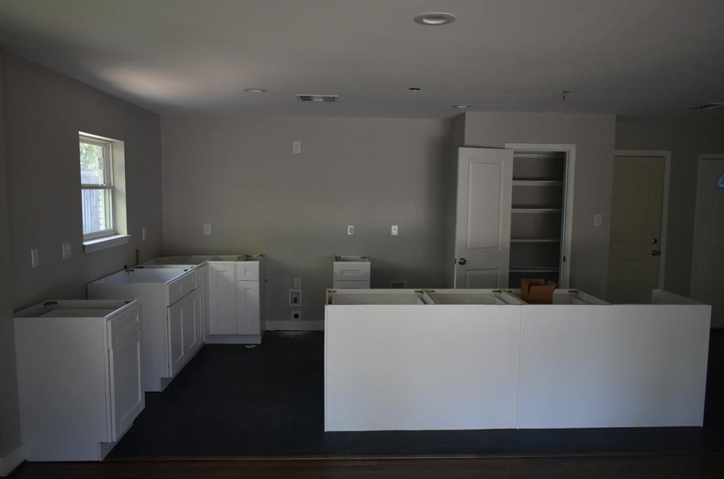 10303 Eddystone Dr, Houston TX  77043-3326 exterior