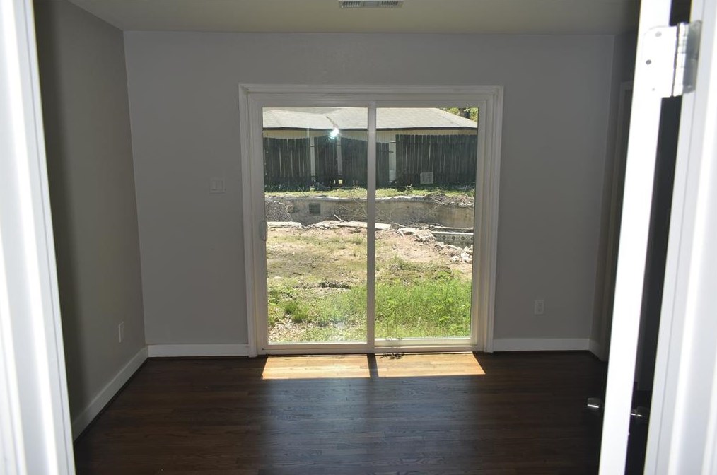 10303 Eddystone Dr, Houston TX  77043-3326 exterior
