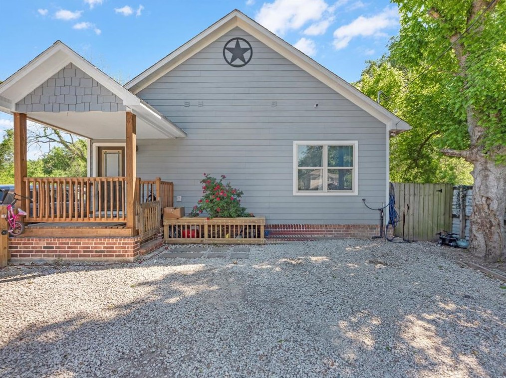 2009 Wavell, Houston TX  77088-4621 exterior