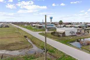 897 S Crystal Beach Rd, Crystal Beach, TX 77650 - Photo 43