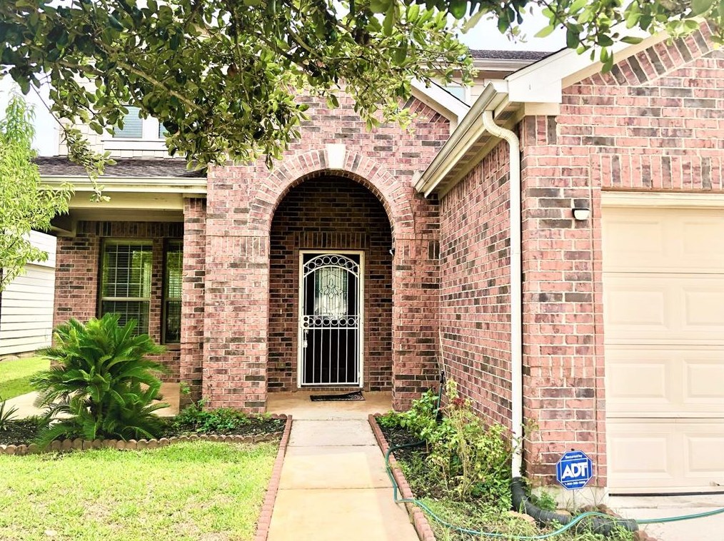 326 Remington Heights Dr, Houston TX  77073-4440 exterior