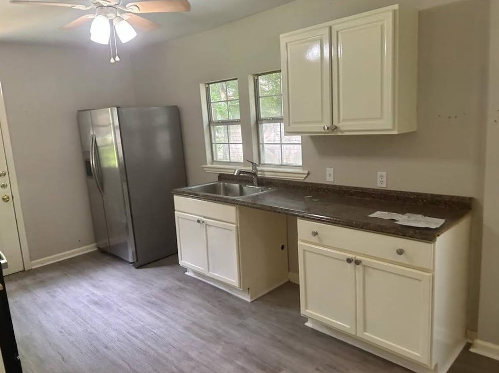 620 Cedar St, Angleton TX 77515-4220 exterior