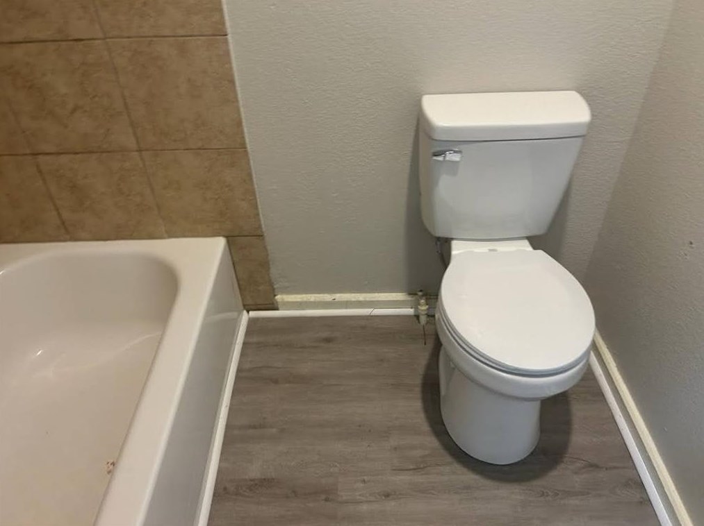 620 Cedar St, Angleton TX 77515-4220 exterior