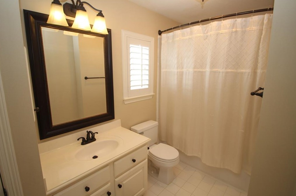 3127 Cherry Ml Ct, Houston TX 77059-2804 exterior