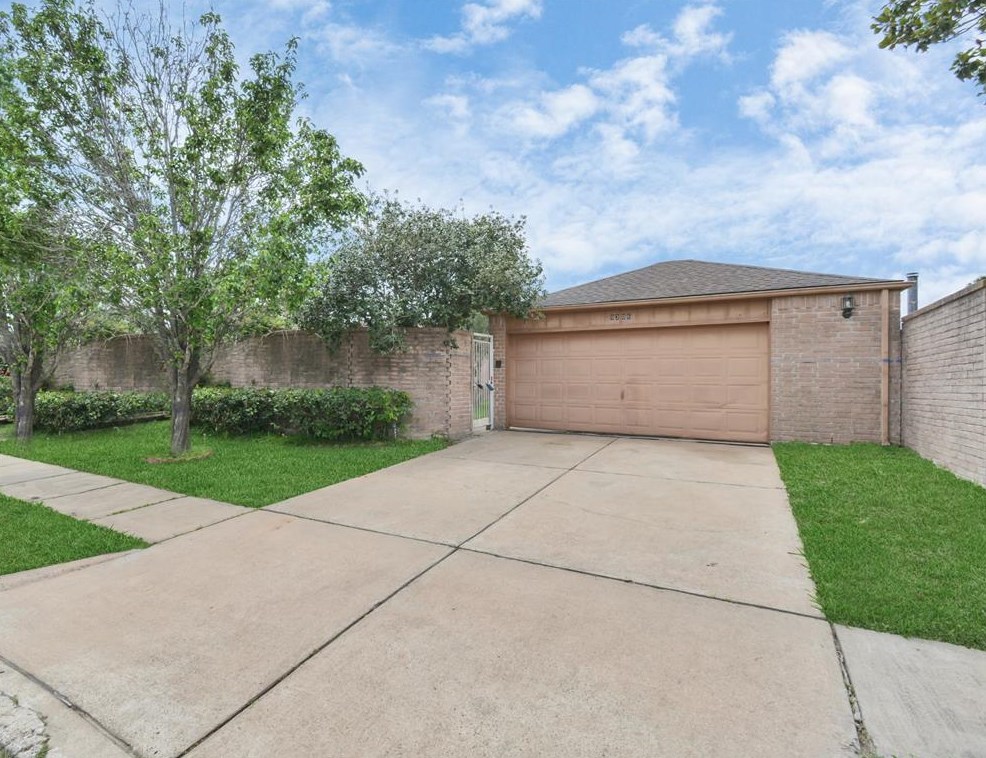 9306 Clipperwood Pl, Houston TX  77083-6830 exterior