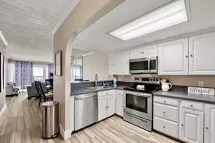 7310 Seawall Blvd, Galveston, TX 77551 - Photo 9