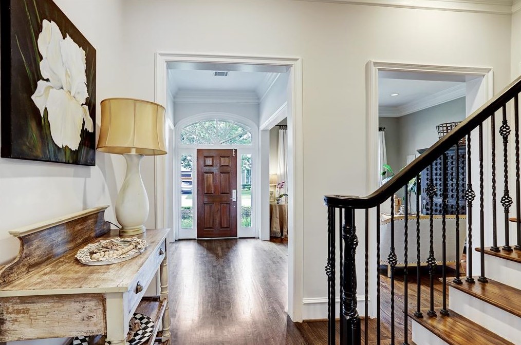 11328 Surrey Oaks Ln, Houston TX  77024-6726 exterior