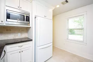 1406 Foxwood Rd, Houston, TX 77008 - Photo 23