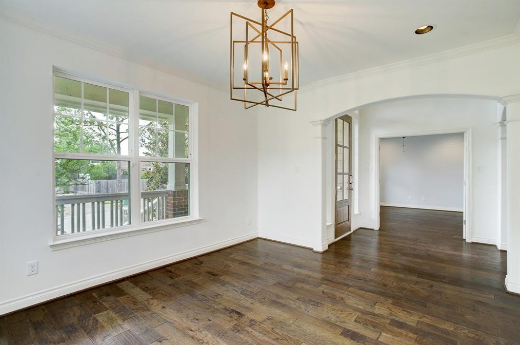 4935 Glenmeadow Dr, Houston TX  77096-4209 exterior