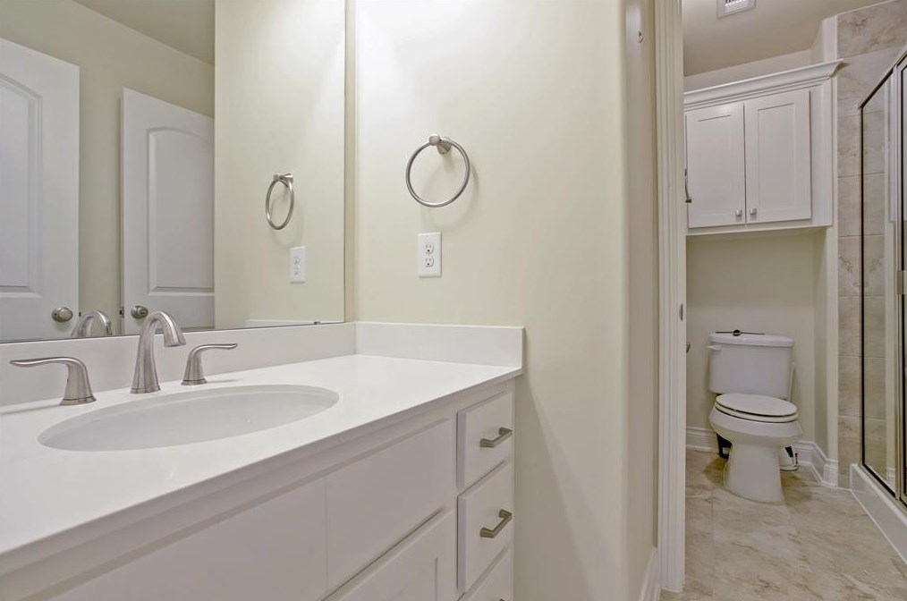 4935 Glenmeadow Dr, Houston TX  77096-4209 exterior