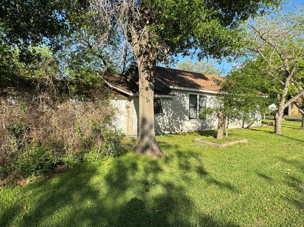 801 Hayden St, Jones Creek TX  77437-3618 exterior