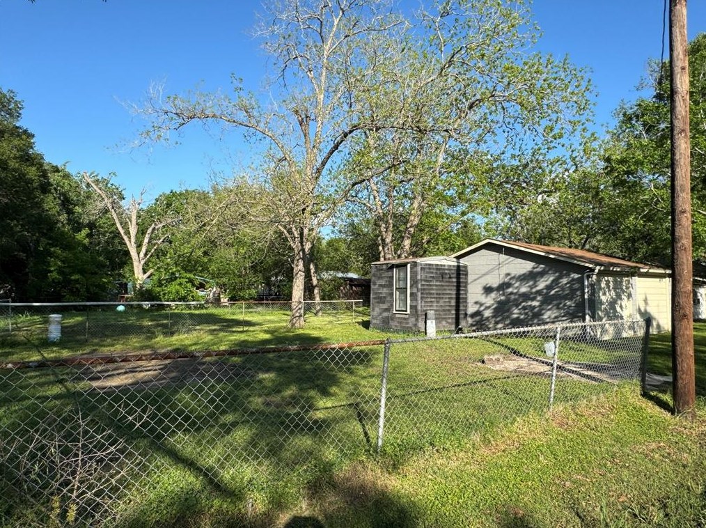 801 Hayden St, Jones Creek TX  77437-3618 exterior