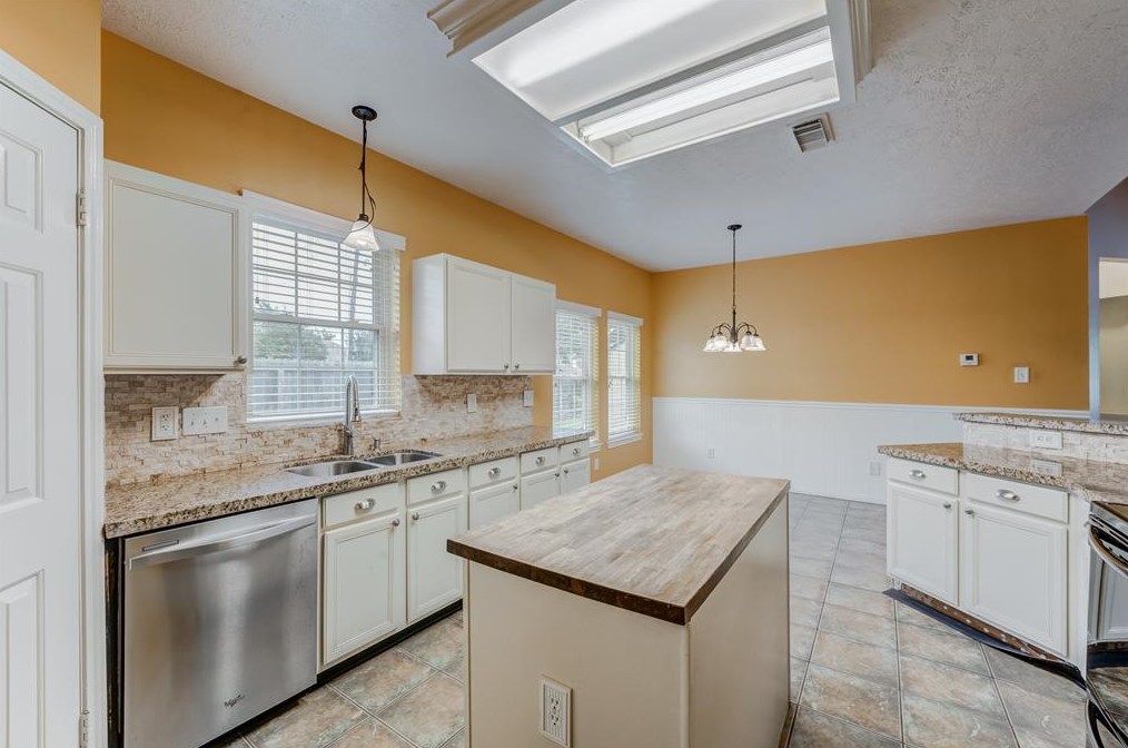 11503 Autumn Chase Dr, Houston TX  77065-4925 exterior