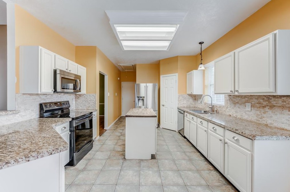 11503 Autumn Chase Dr, Houston TX  77065-4925 exterior