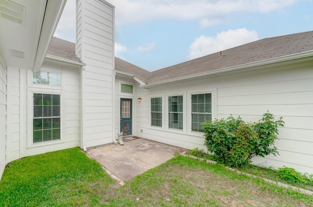 11503 Autumn Chase Dr, Houston TX  77065-4925 exterior