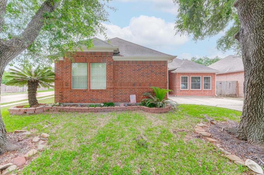 11503 Autumn Chase Dr, Houston TX  77065-4927 exterior