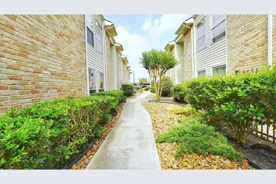 2300 Augusta Drive #22, Houston, TX 77057 - Photo 3