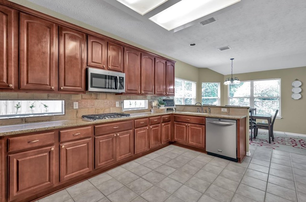 49 Peaceful Cyn Cir, Spring TX 77381-4486 exterior